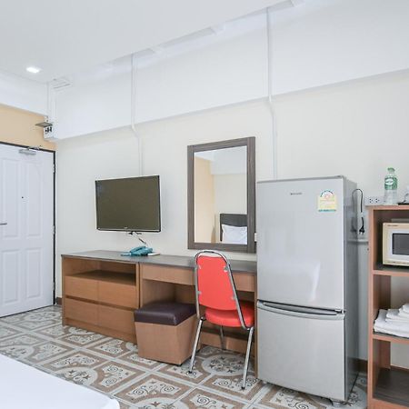 Ac Habitat Bangkok Aparthotel Exterior photo